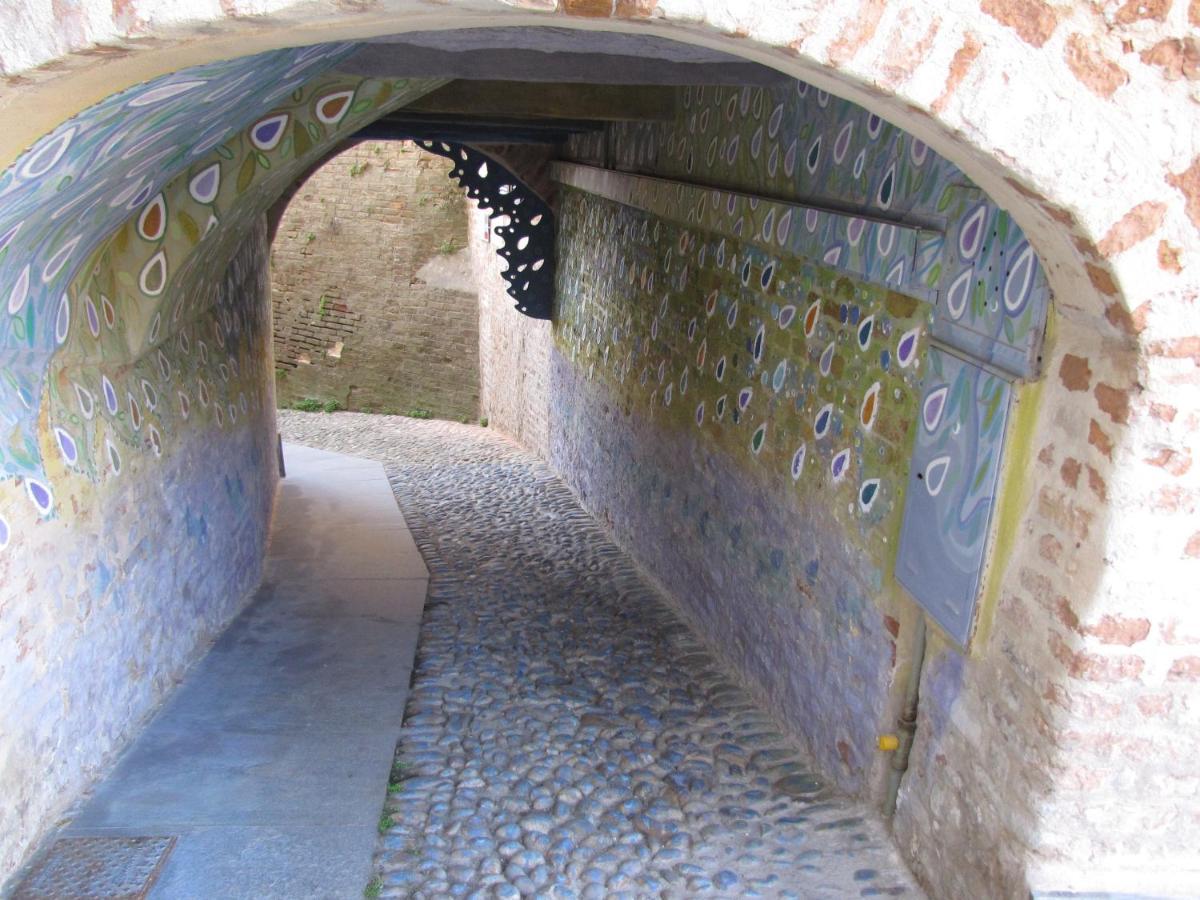 Alla Torre - Nel Cuore Del Borgo Storico Кастаньоле-Ланце Экстерьер фото